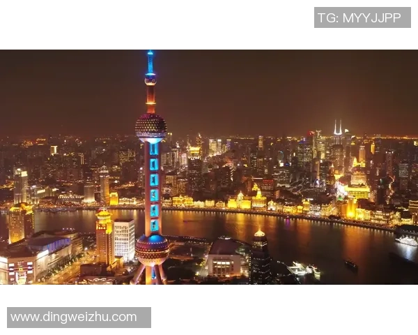 足球巨星凝望上海夜景 彰显城市魅力与球场风采 足球巨星凝望上海夜景 彰显城市魅力与球场风采